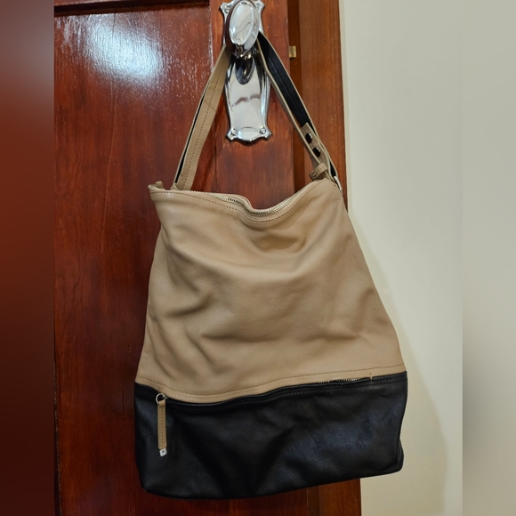 Country Road Shoulder Bag - Picture 3 of 5